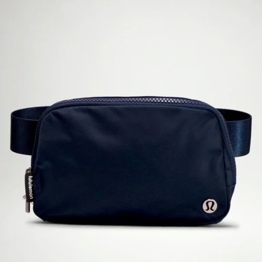 Lululemon Everywhere Waist Bag
